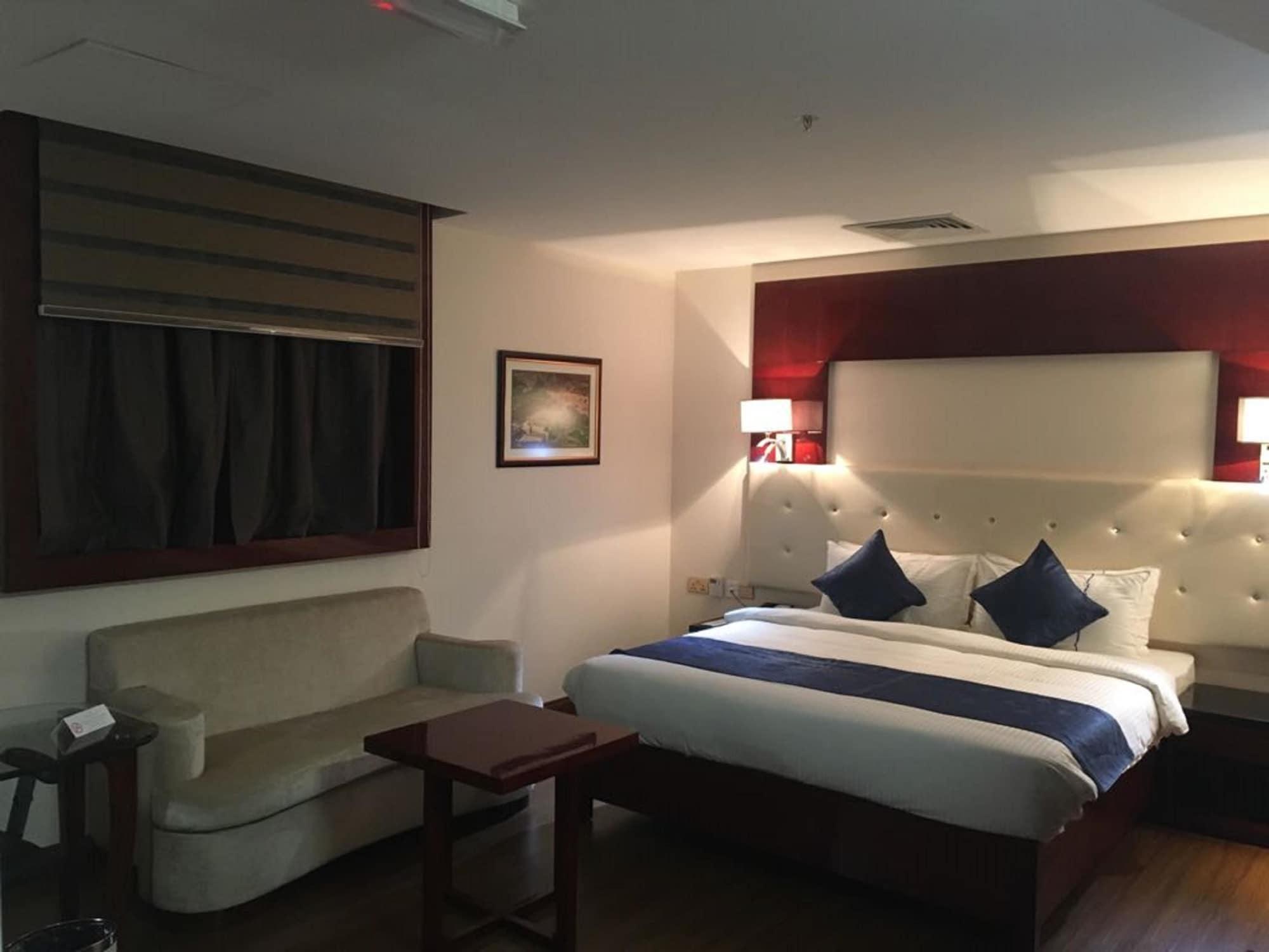 Hotel Golden Tulip Headington Ruwi Maskat Exteriér fotografie