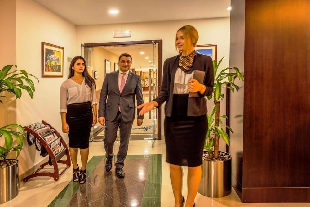 Hotel Golden Tulip Headington Ruwi Maskat Exteriér fotografie